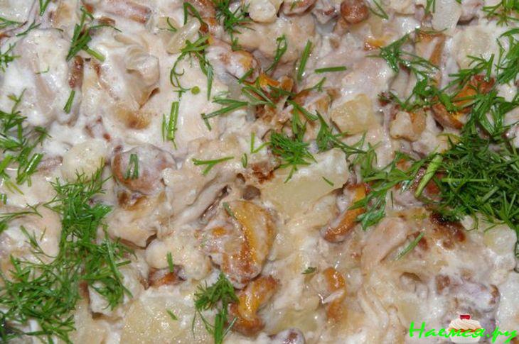 Курочка с лисичками