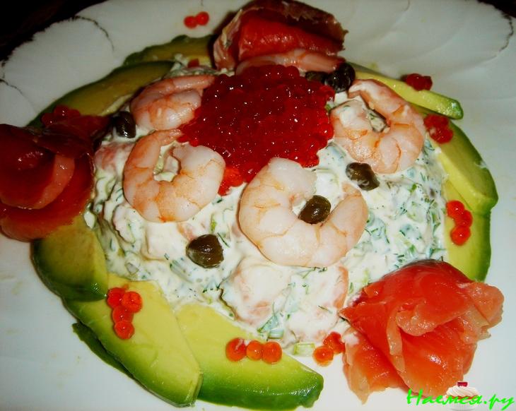 Форель с креветочным салатом Форель с креветочным салатом