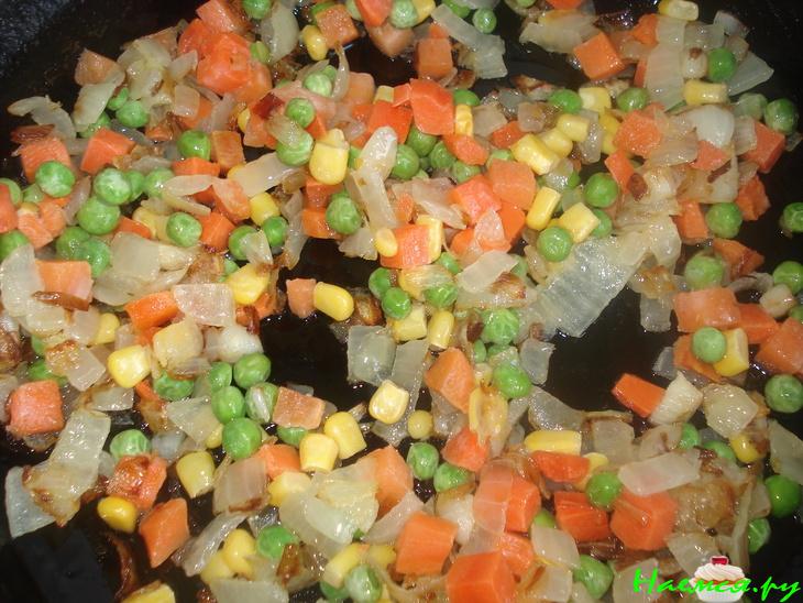 Котлеты из форели с овощами