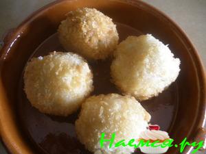 Хрустящие рисовые шарики с лососевой начинкой