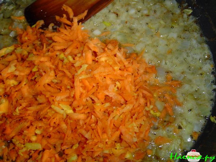 Постный картофельный рулет с грибами и овощами Постный картофельный рулет с грибами и овощами