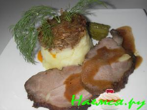 Запеченная свинина с пикантной корочкой