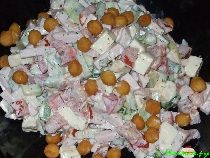 Салат "Что попало" (в смысле, что под руку попало)