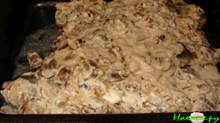 Караси в сметане с шампиньонами и чесноком Караси в сметане с шампиньонами и чесноком