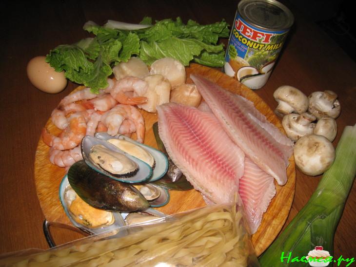 Тайский суп с морепродуктами Тайский суп с морепродуктами