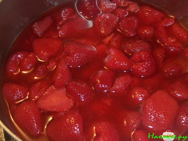 Торт "Шоколадно-Клубничный"