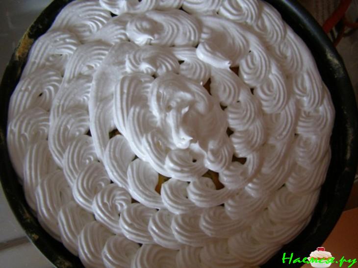 Ревеневый пирог с творогом и безе