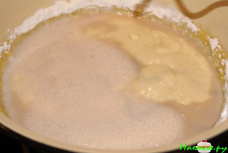 Сливовый пирог со сметанным кремом