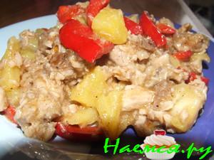 Свинина со свежим ананасом и красным перцем