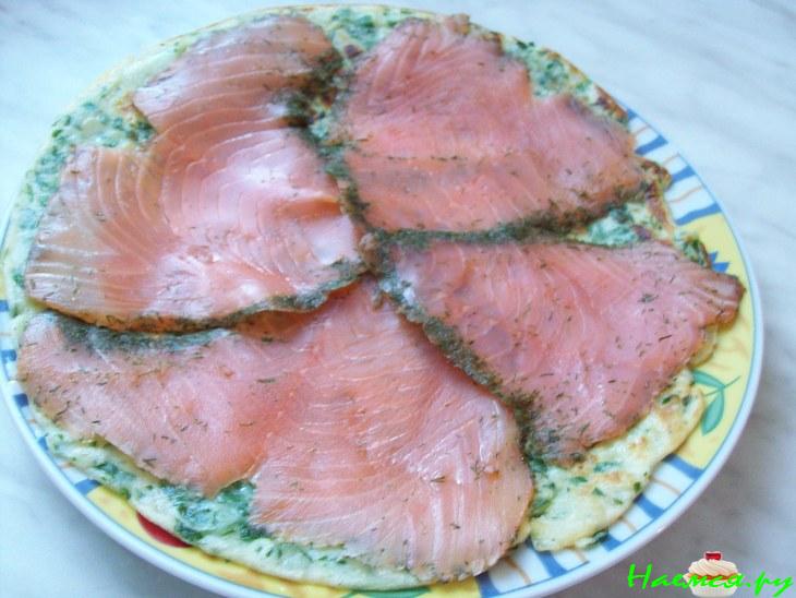 Блинчатый рулет с лососем