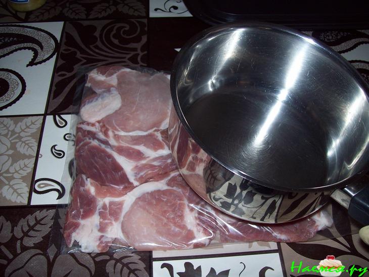 Мясо под шубой с картошкой