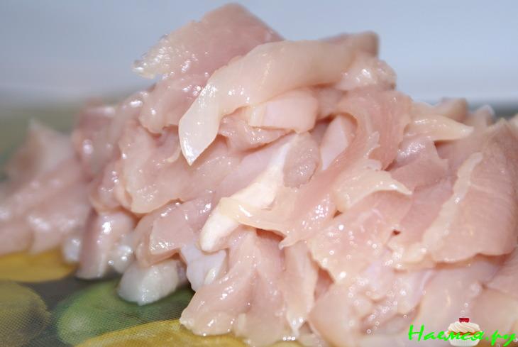 Куриное филе с яйцами по-тайски