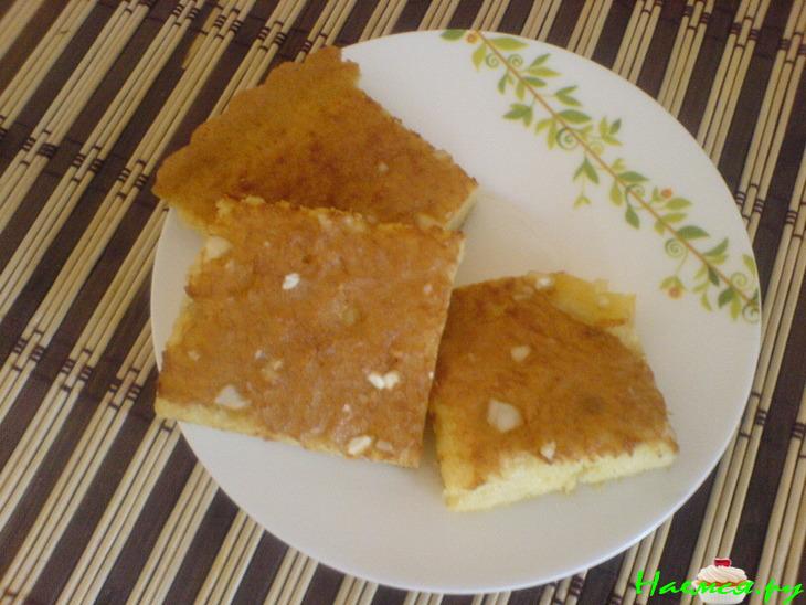 Ананасовая шарлотка с орешками кешью