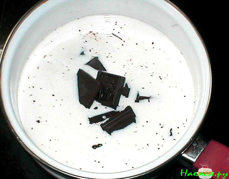 Горячий шоколад с корицей и ванилью