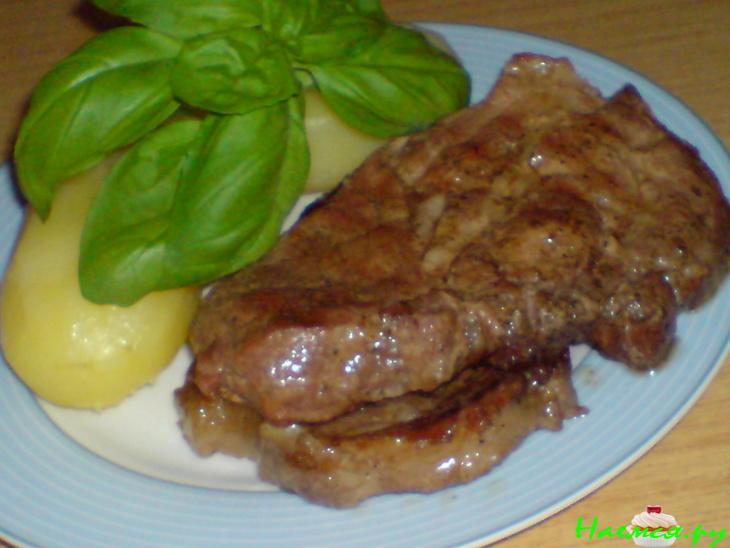 Шницели, тушеные со специями и красным вином