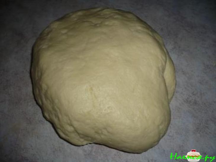 Сметанковый торт с ежевичным соусом