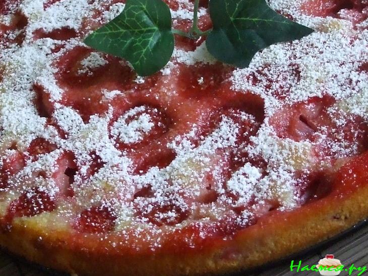 Клубничная пицца