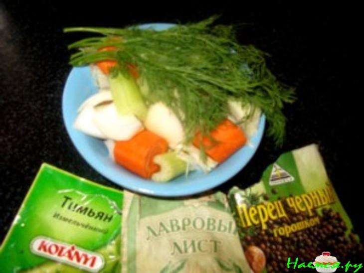 Суп-пюре из курицы с фисташками и сливками