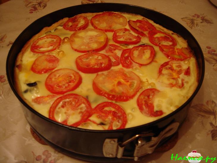 Киш с фаршем и овощами