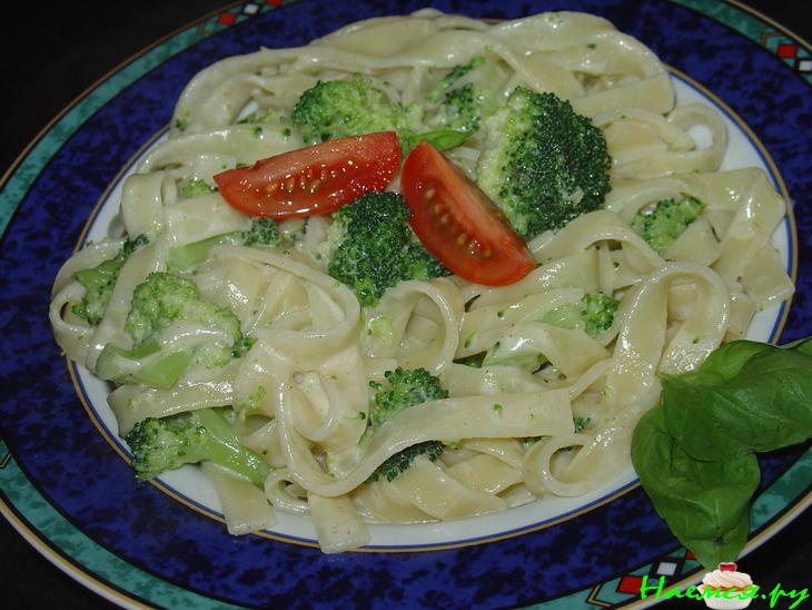 Тальятелле с брокколи под сoусом маскарпоне