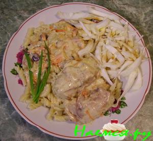 Кролик в сметанном соусе