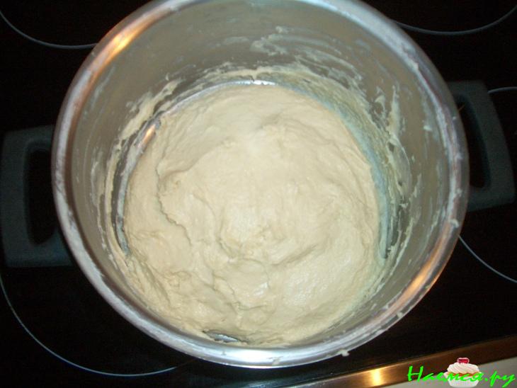 Рулет с яйцом и луком