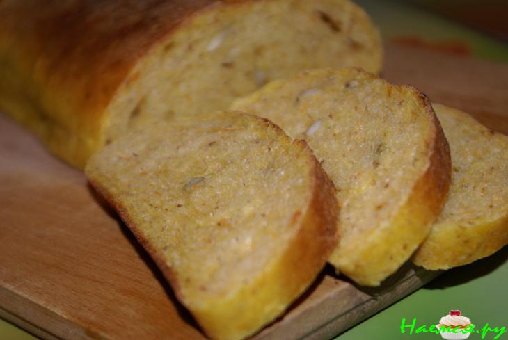 Тыквенный хлеб с овсяными хлопьями и курагой