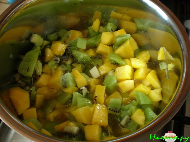 Фруктовый шоколадный торт