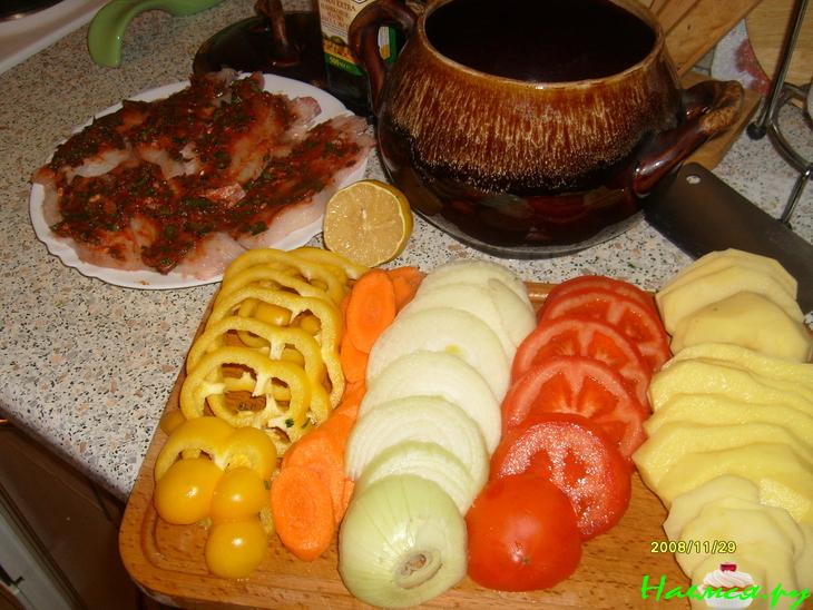 Окунь с овощами в горшочке Окунь с овощами в горшочке