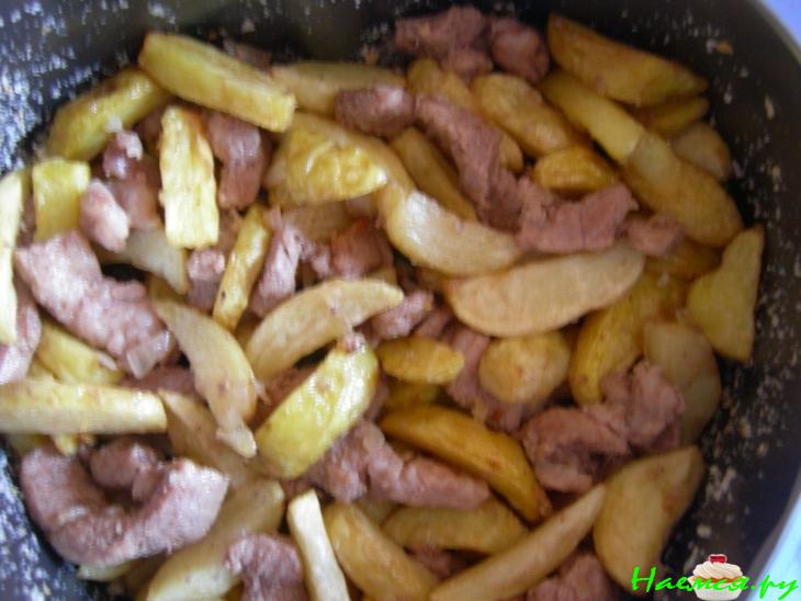 Фритатта с картофелем и свининой