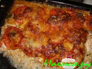 Куриное филе с помидорами и сыром