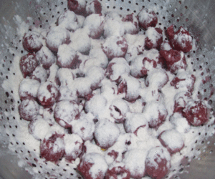 Кекс вишнёвый с амаретто и фисташками