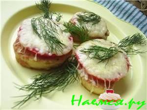 Бутерброд с помидорами и сыром