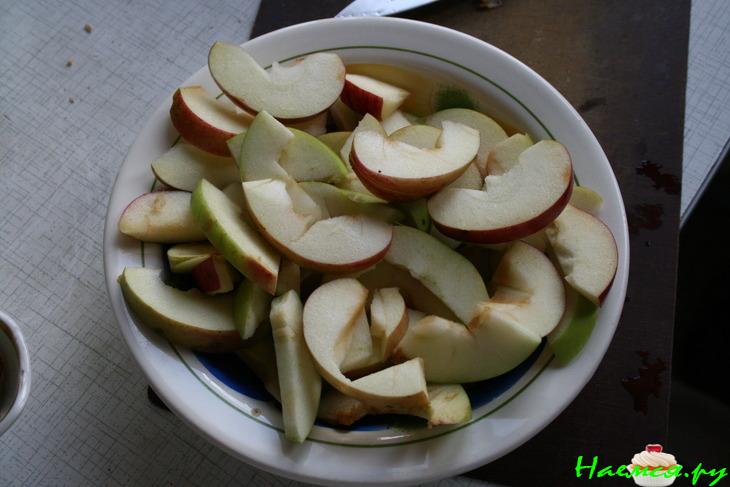 Сладкий пирог с яблоками Сладкий пирог с яблоками