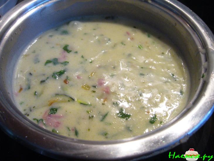 Паста тортеллини (Tortellini) с молочно-ветчинным соусом Паста тортеллини (Tortellini) с молочно-ветчинным соусом