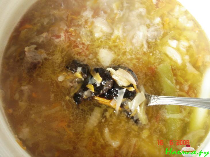 Щи с добавлением чернослива