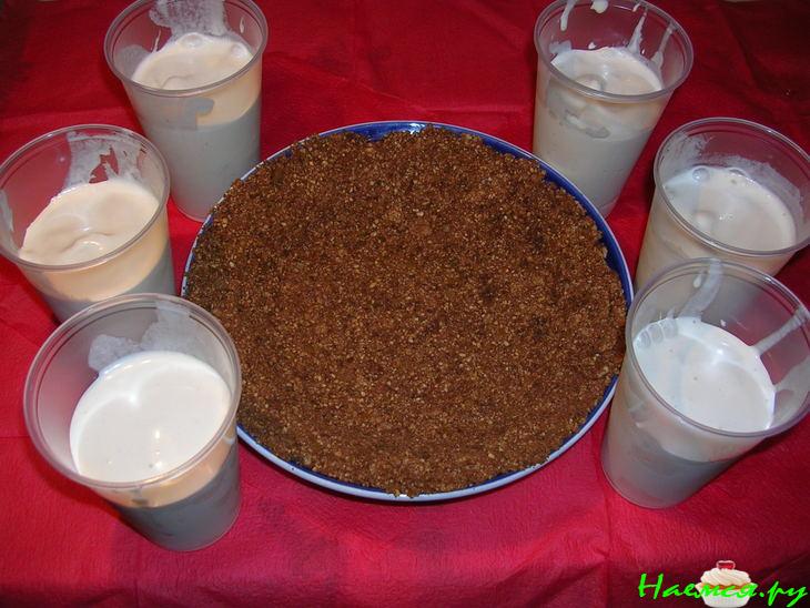 Шоколадный торт с кофейными куличиками из мороженного