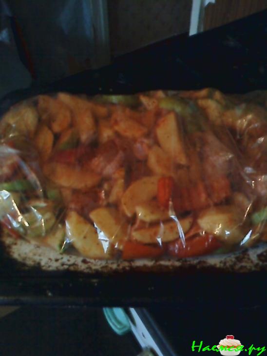 Ужин с курицей и овощами