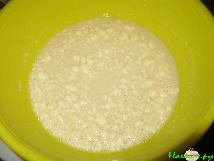 Ароматный медовый хлеб с кунжутом и орехами