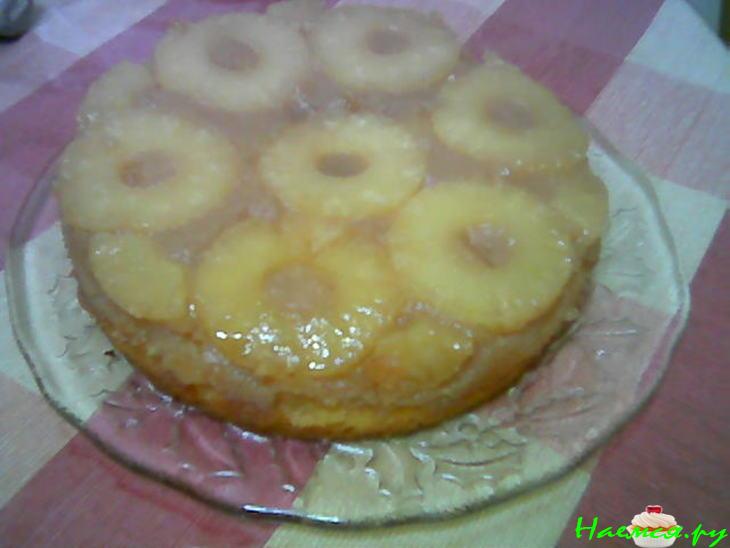 Кекс с ананасом и карамелью