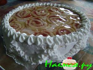 Клубнично-йогуртовый торт