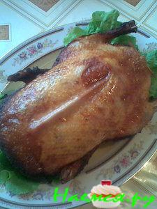 Фаршированная утка домашней лапшой и печенкой Фаршированная утка домашней лапшой и печенкой