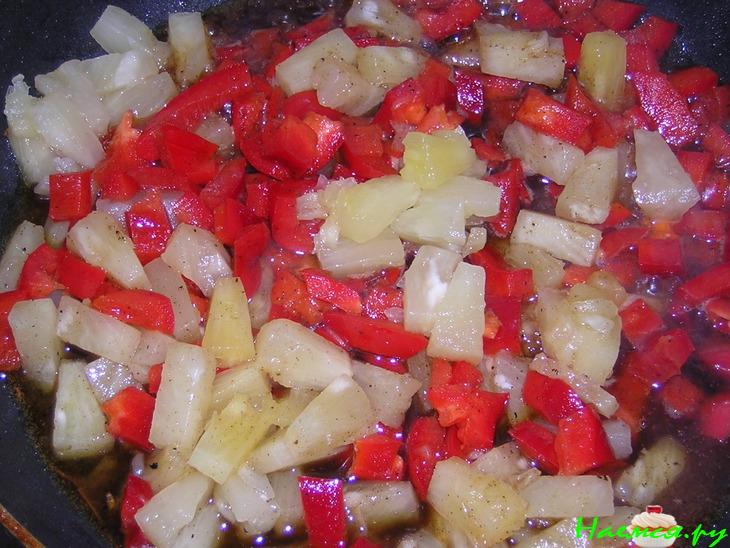 Филе пангасиуса со сладким перцем и ананасами Филе пангасиуса со сладким перцем и ананасами