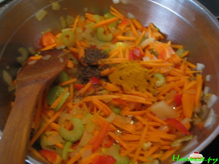 Суп из красной чечевицы с овощами