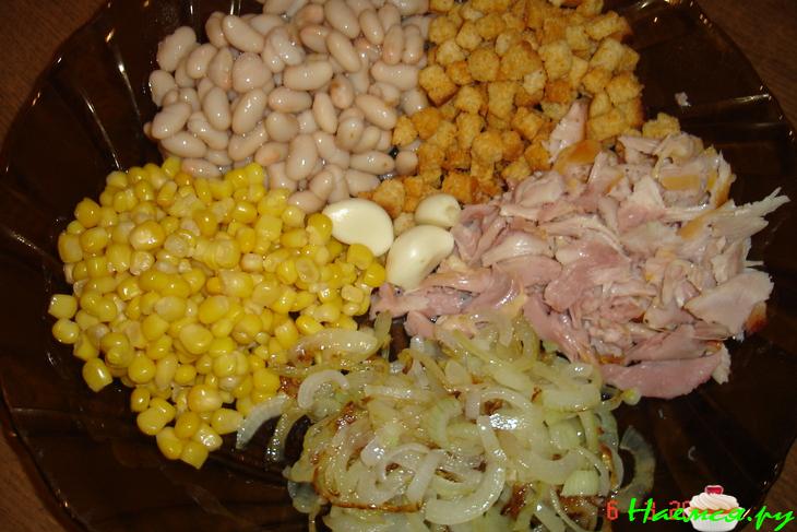 Салат "Сытный" с копченым окорочком