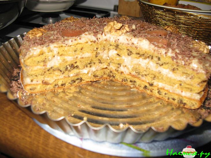 Торт "Ореховый" со сметанным кремом