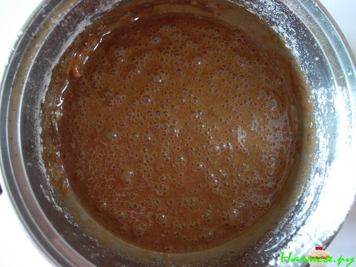 Кекс шоколадный с черной смородиной и "медовыми" яблоками