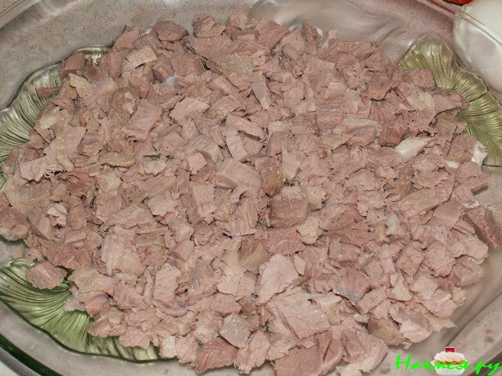 Салат "Сказка" с телячьей вырезкой и королевскими шампиньонами Салат "Сказка" с телячьей вырезкой и королевскими шампиньонами