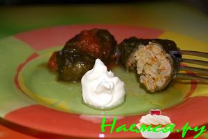 Маленькие голубцы в свекольных листьях Маленькие голубцы в свекольных листьях