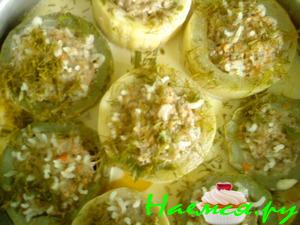 Фаршированные кабачки в сырном соусе